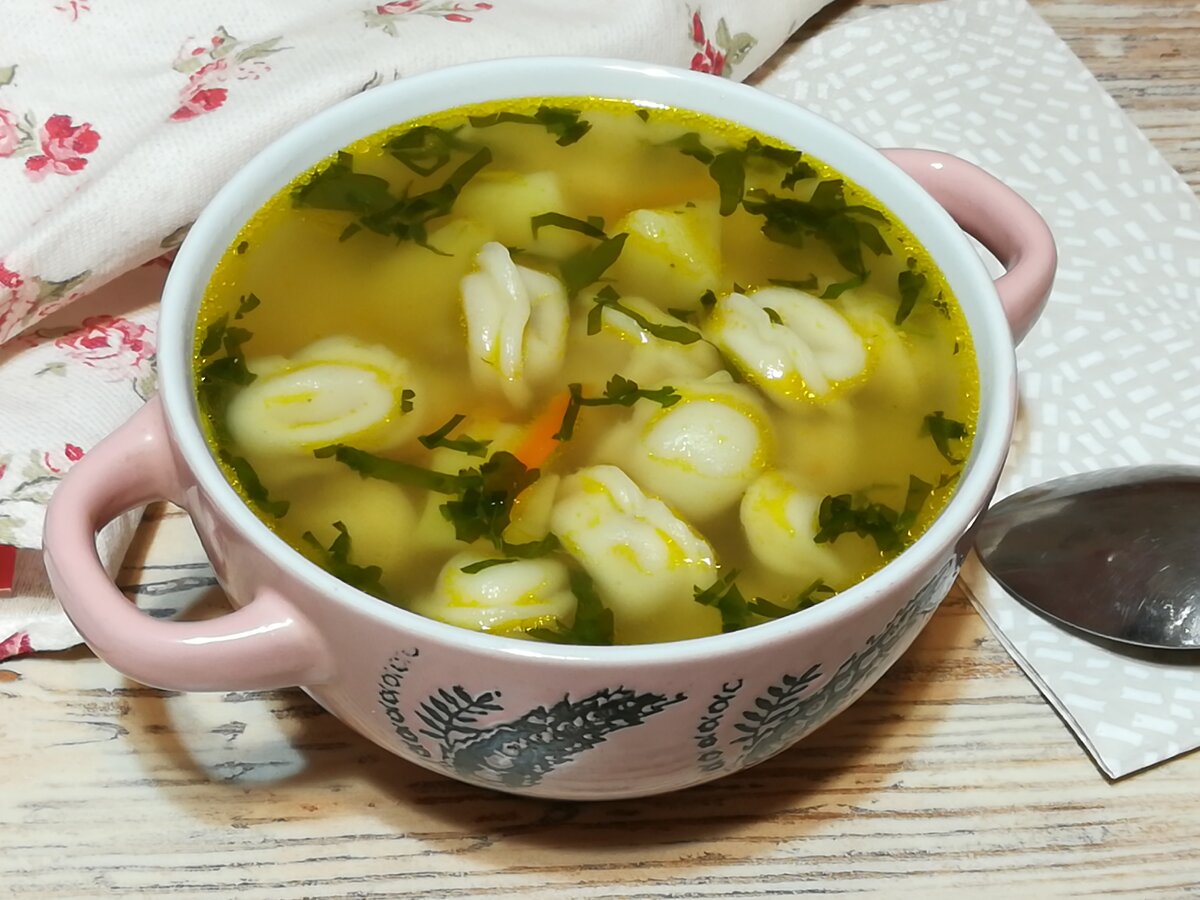 Суп с пельменями в узбекском стиле