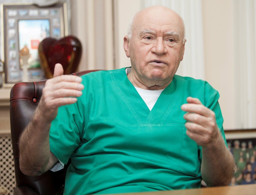 Фото из источника: Яндекс.Картинки. На фото: Лео Бокерия.