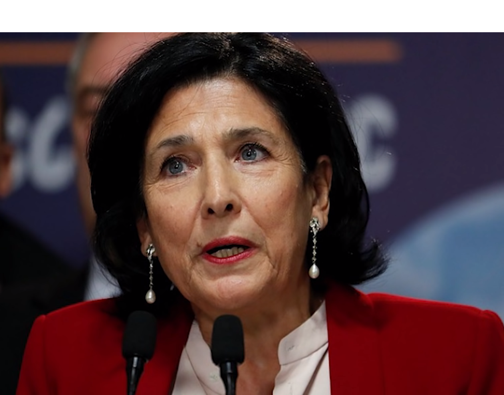 Кто же такая Саломе Зурабишвили и как ей удалось стать первой женщиной-президентом Грузии? Мы подобрали интересные факты о её личности и непростой, но головокружительной карьере.