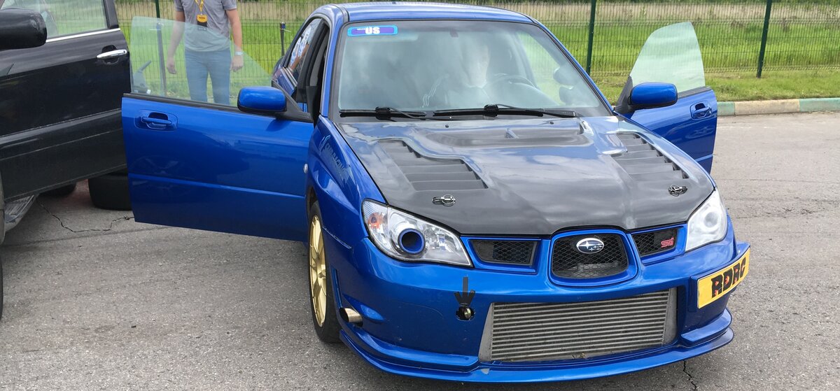 А этот субарь рвал всех в драге. 