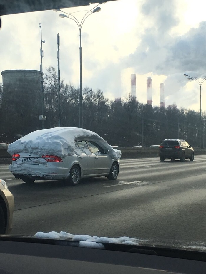 Автомобиль ленивого человека. Наверно боялся лак поцарапать.