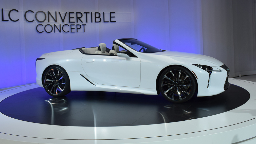 Lexus LC Convertible на североамериканской международной автовыставке в Детройте