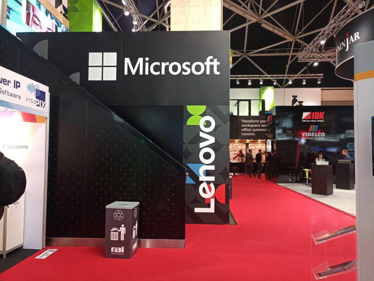 Стенд Lenovo