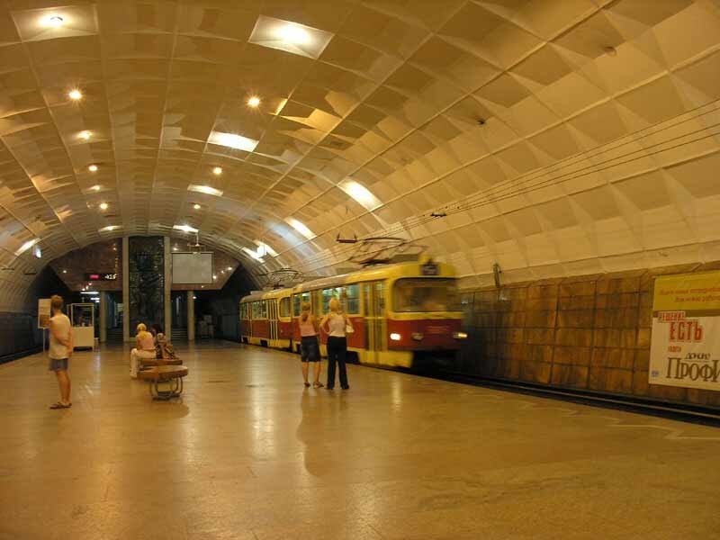 Волгоградское метро. Волгоградский метротрам тоннель. Подземные станции Волгоградского метротрама. Метротрам Волгоград площадь Ленина. Волгоградский метротрам под землей.