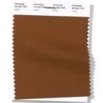 Toffee (тоффи). Глубокий шоколадный цвет - это классика. Ваш лук в этих оттенках будет выглядеть стильно, сдержанно и элегантно. В сочетании с молочным и светло-бежевым вы будете чувствовать себя комфортно и уютно.