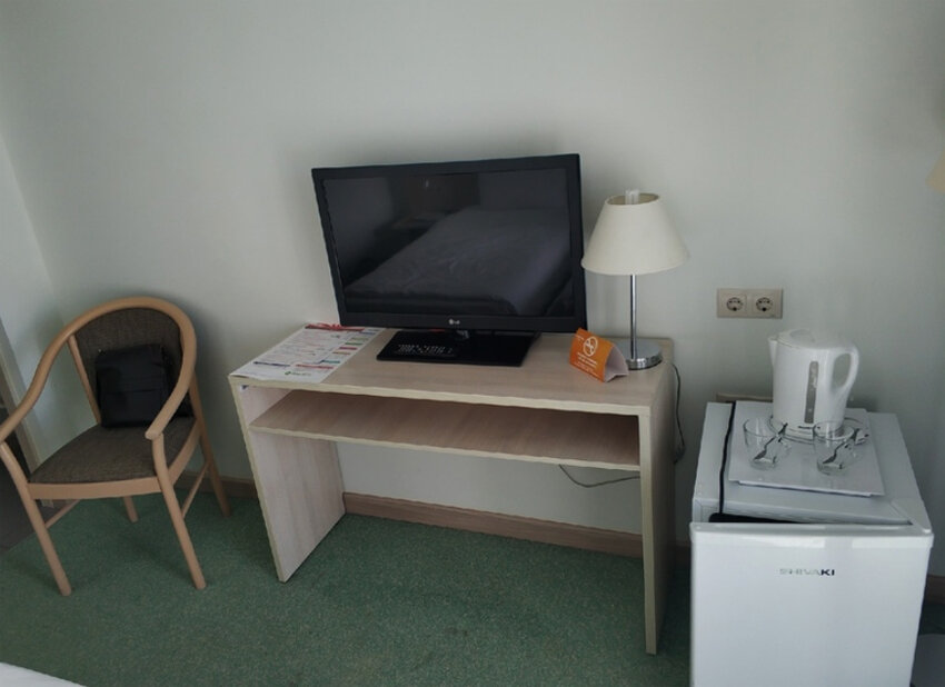 телевизор + холодильник + чайник + кружки