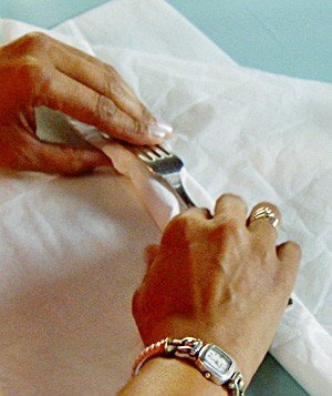  Вот лучший способ сохранить ваш прекрасный фарфор и столовое серебро, так что он защищен―и готов к использованию, как только вам это нужно. 