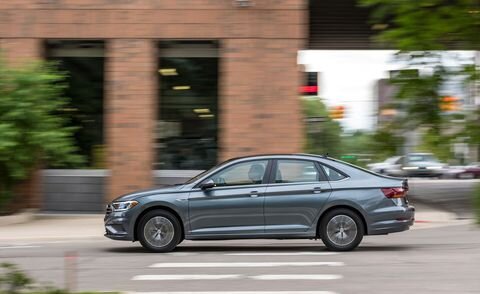 Volkswagen Jetta является седаном версии Volkswagen Golf