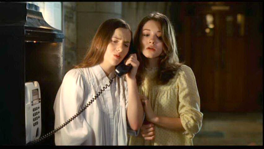 Наталия Дайер в фильме "Ханна Монтана: Кино"