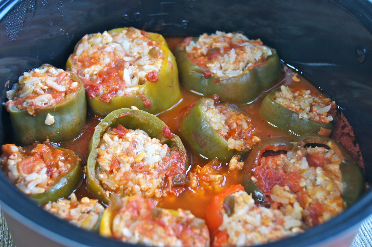 Фаршированные перцы рецепт в кастрюле с томатной пастой пошагово фото