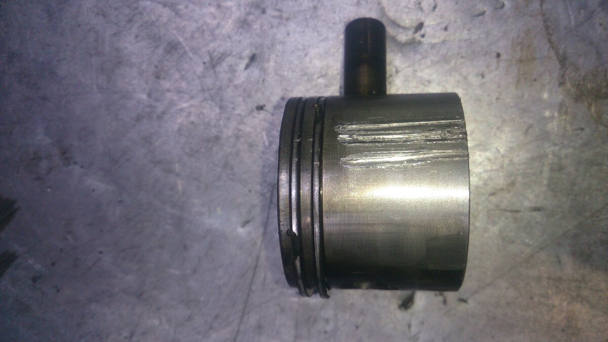 Задир со стороны карбюратора