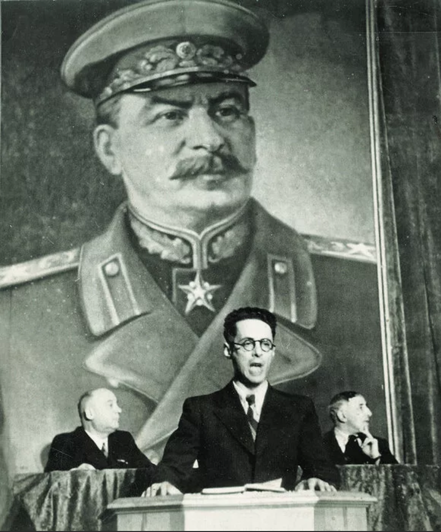 105 лет назад. Левитан диктор и Сталин. Левитан и Сталин фото.