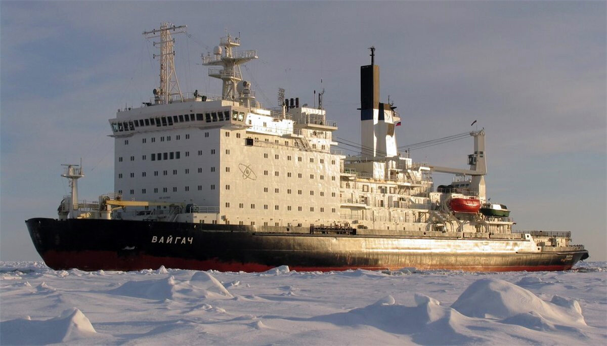История атомных ледоколов. Атомный ледокол ленин 1959. Атомоход арктика 1977. Атомный ледокольный флот вайгач. Ледокол арктика 1977.