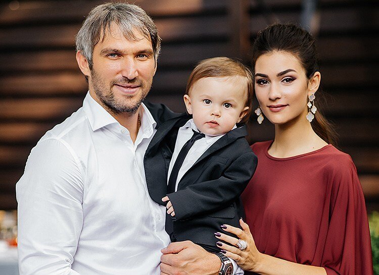 Анастасия Шубская: жизнь до Овечкина, брак с хоккеистом и рождение сына