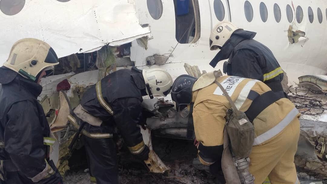 ПРОВЕДЕНИЕ АВАРИЙНЫХ РАБОТ НА МЕСТЕ КРУШЕНИЯ САМОЛЕТА BEK AIR. ФОТО С САЙТА EMER.GOV.KZ