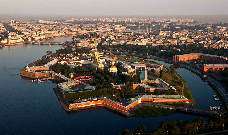 На каком острове петропавловская. Санкт-Петербург Заячий остров Петропавловская крепость. Заячий остров Петропавловская крепость. Петропавловская крепость в Санкт-Петербурге сверху. Бастион Петропавловской крепости вид сверху.