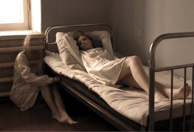 Дух возле кровати. (Монтаж)