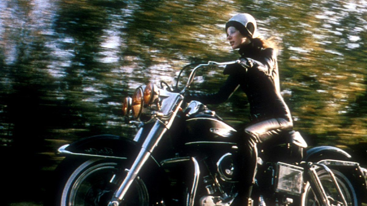 Кадр из фильма "Мотоциклистка"