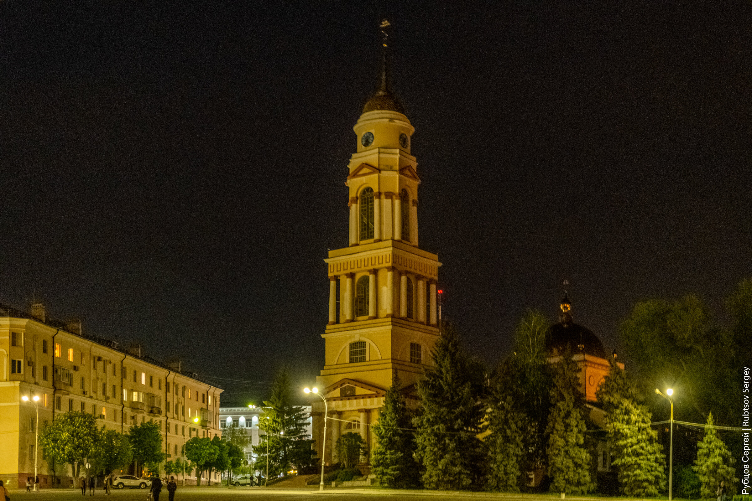 Липецк санкт. Липецк ночью. Вечерний Липецк. Фонари города Липецка. Липецк красивые места вечер.