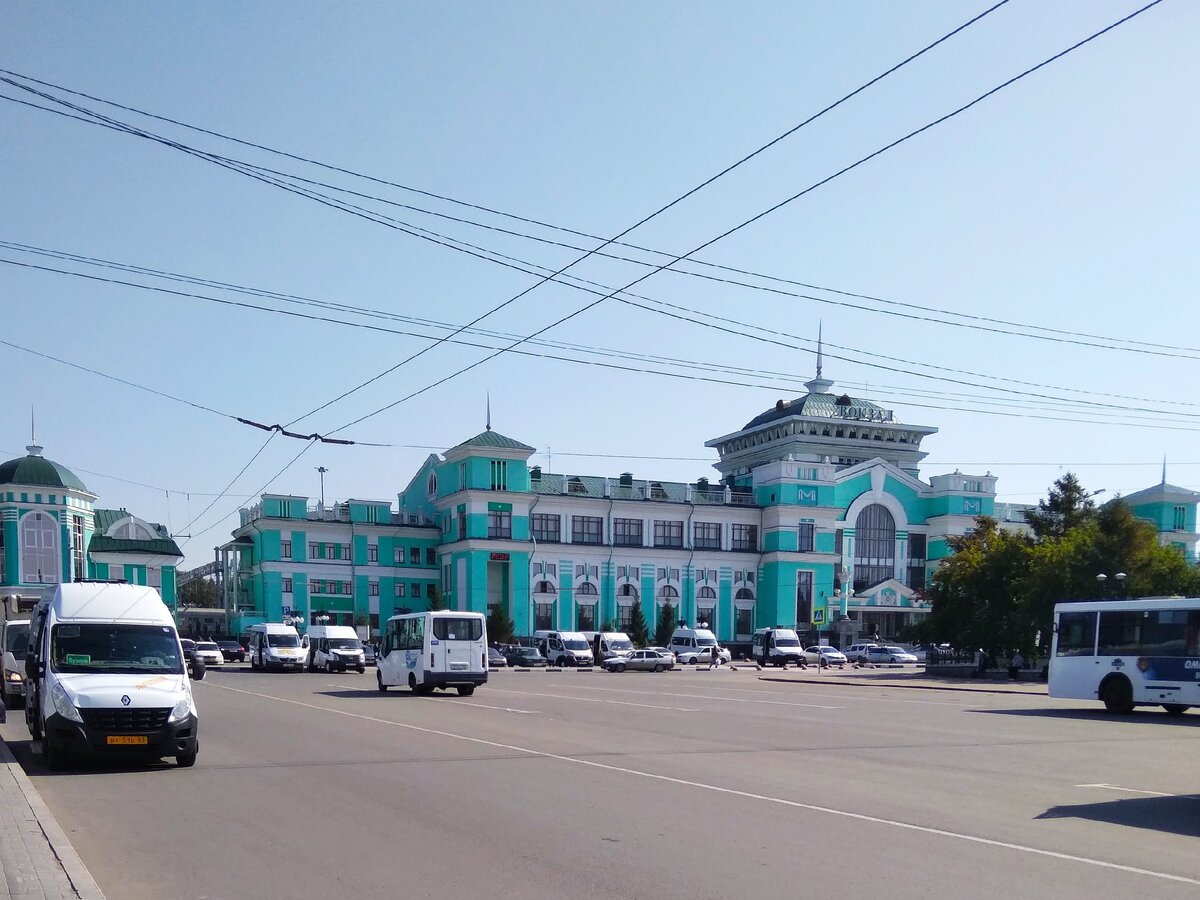 Сайт вокзала омск. Омск-пассажирский. Омск вокзал. Станция Омск пассажирский. Вокзал Омск зимой.