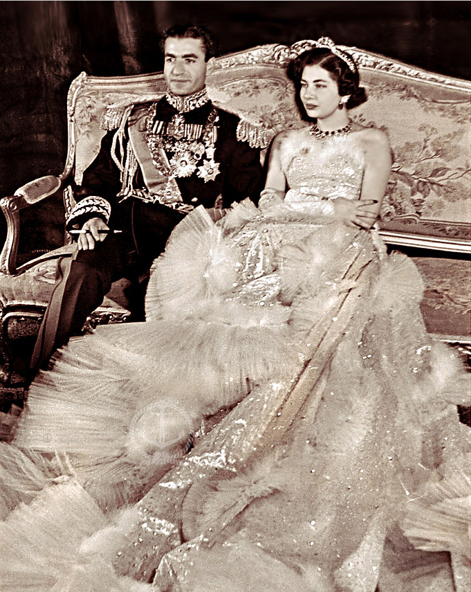 Шах ирана реза пехлеви. Свадьба шаха. Сорайя пехлеви. Свадьба шаха. Жена шаха пехлеви сорайя.