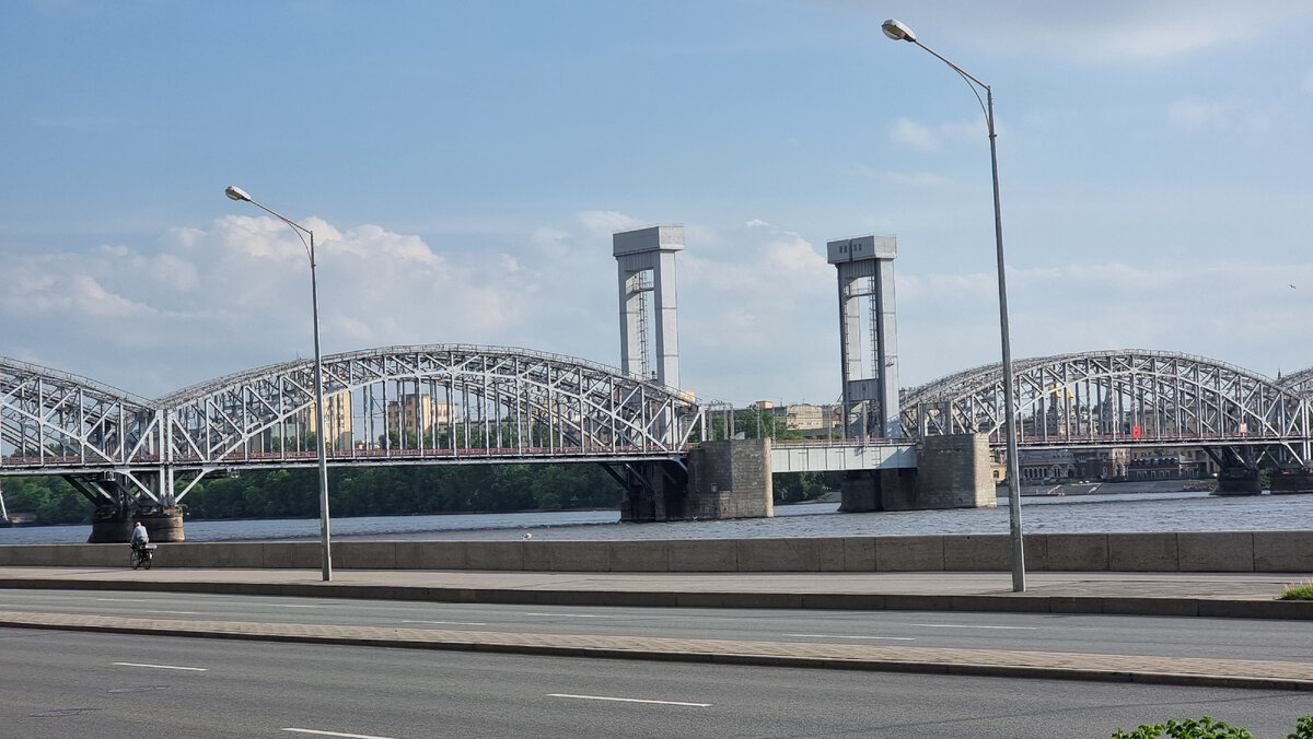 Финляндский мост через Неву 