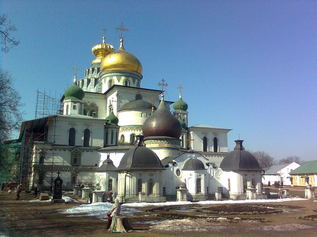 Подмосковный монастырь