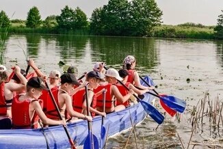 Всем привет !
Вы любите отдыхать в детском лагере?
Я хочу рассказать о детском лагере « Звёздный», в который я поехал уже второй год подряд.
Что такое « Звёздный» ?-2