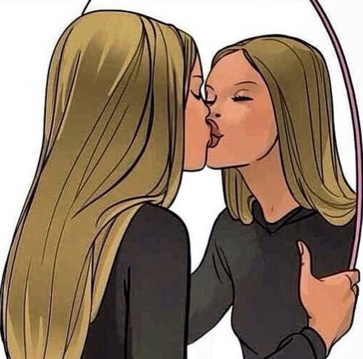 Девушка целует себя в зеркало