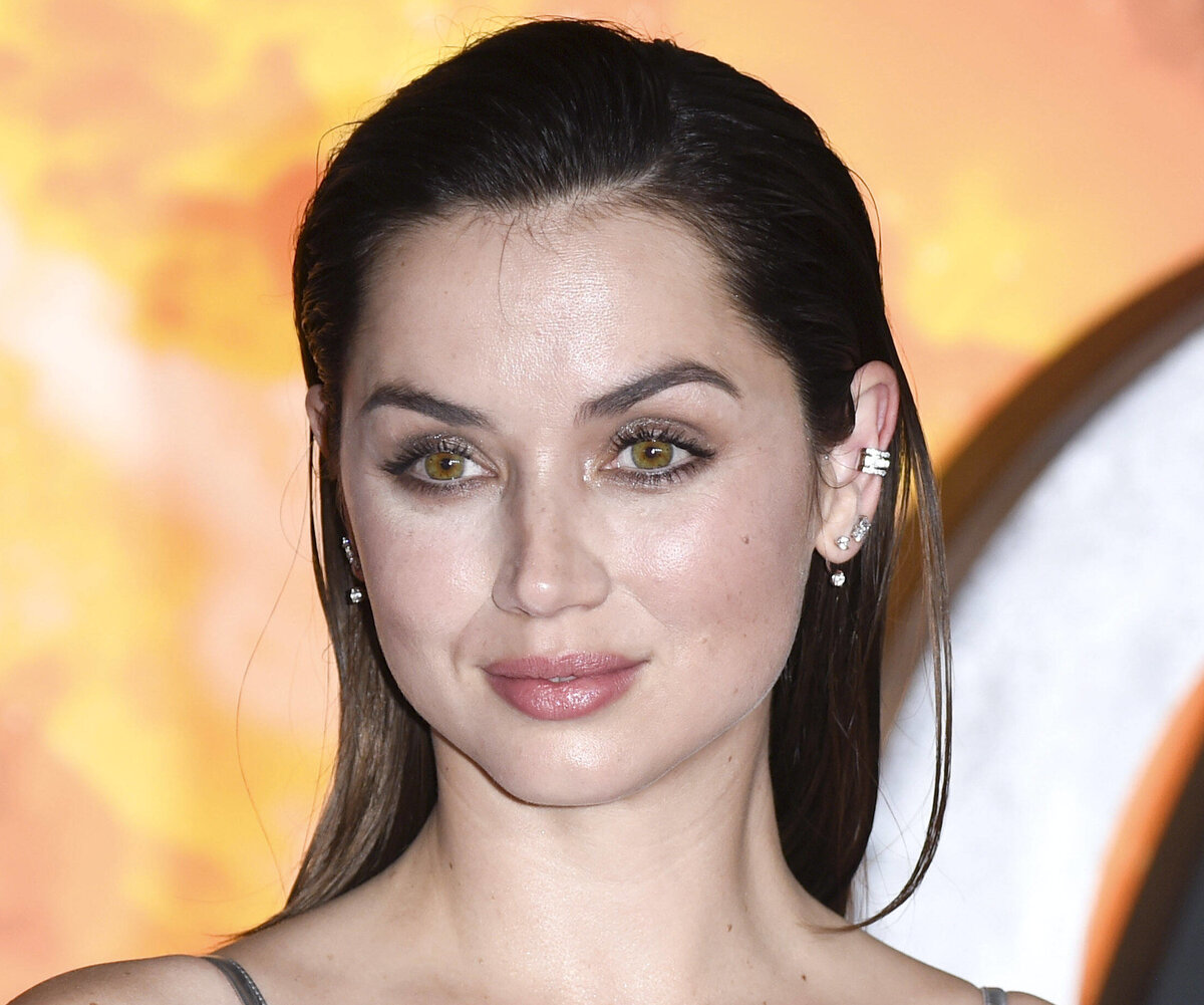     «Разве у Мэрилин был такой акцент?»: Ану де Армас раскритиковали за роль Монро