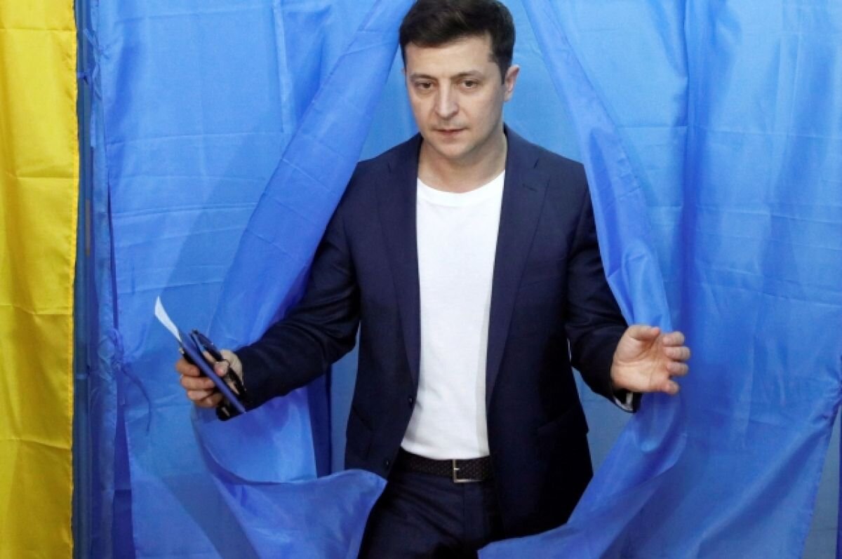    СМИ: Зеленский призвал закрыть границы для россиян на год