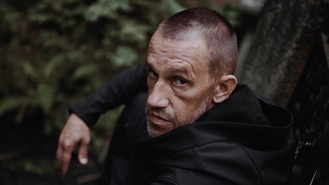 Максим Николаев еще 3 года назад рассказывал о мошеннических схемах в СМИ. Фото: maxim.levin.official/ВКонтакте