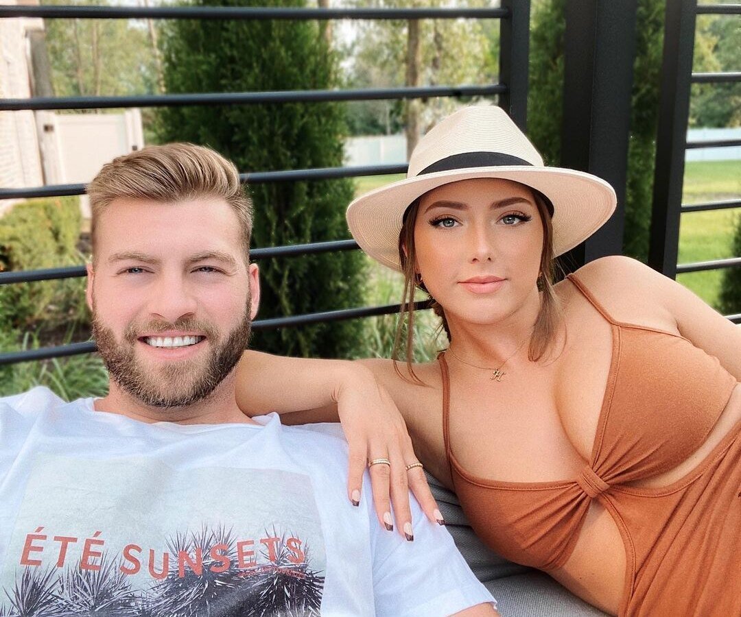     Родная дочь Эминема объявила о помолвке