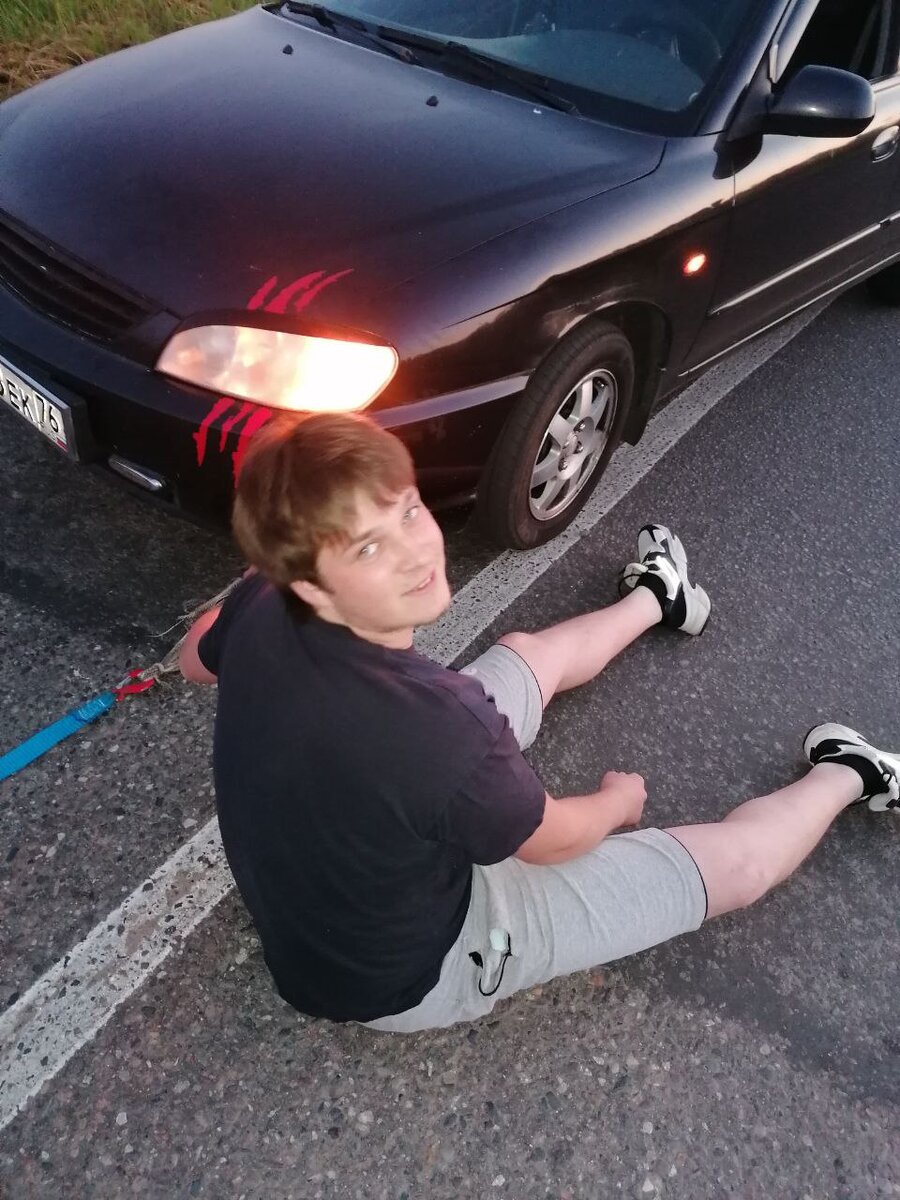 Это я сижу и думаю, как жить эту жизнь