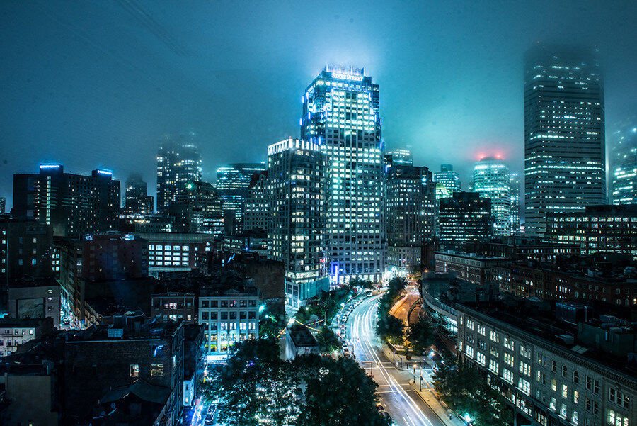 Возвращаясь в номер мы сидели и смотрели на Бостон из окна. Невозможно оторваться.