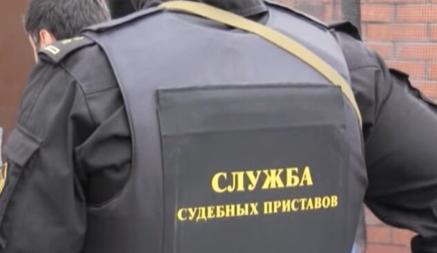 всё работает на систему запугивания, форма, грозный вид