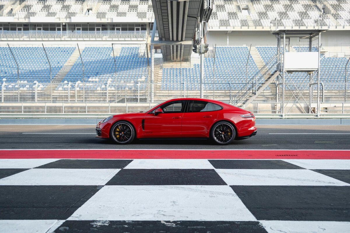 Porsche Panamera GTS 2019 года
