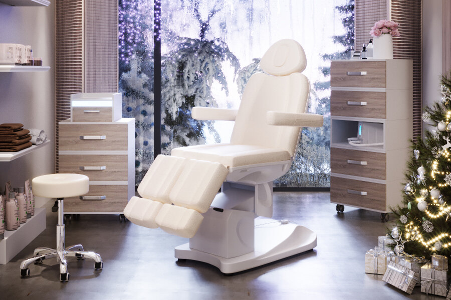 В нашем вымышленном кабинете уютно, светло и празднично.