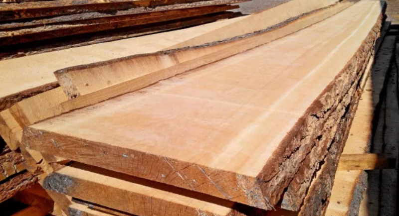 Столярная сосна самый распространенный материал среди мастеров..