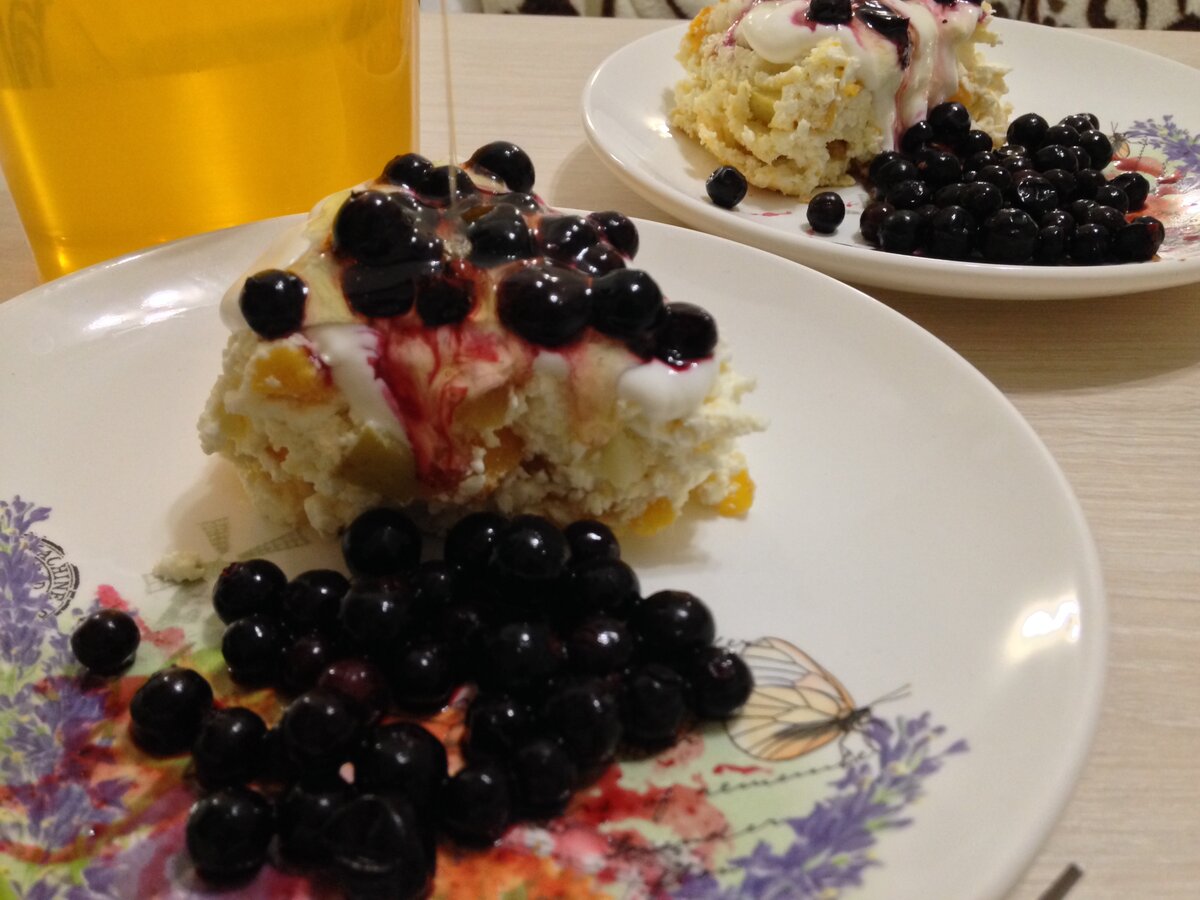 Творожная запеканка с соусом без муки, без масла, без сахара