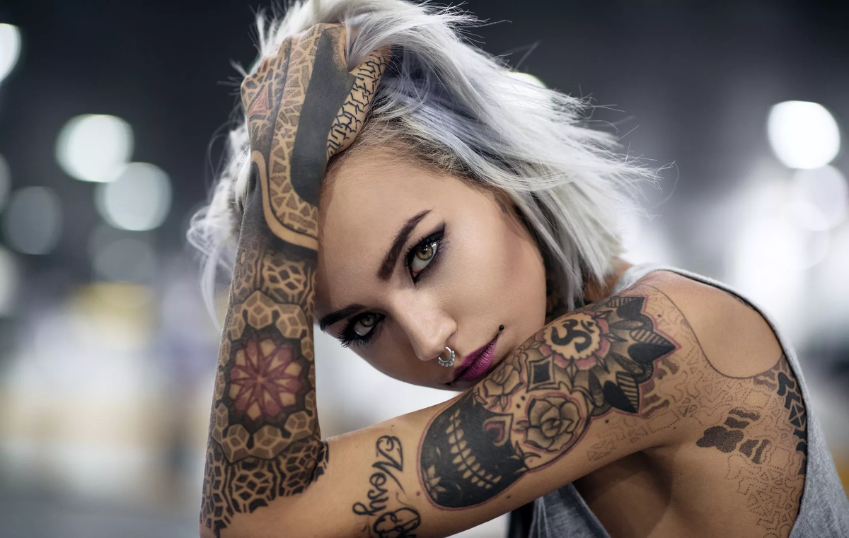 Можно ли делать татуаж во время месячных: мифы и реальность
