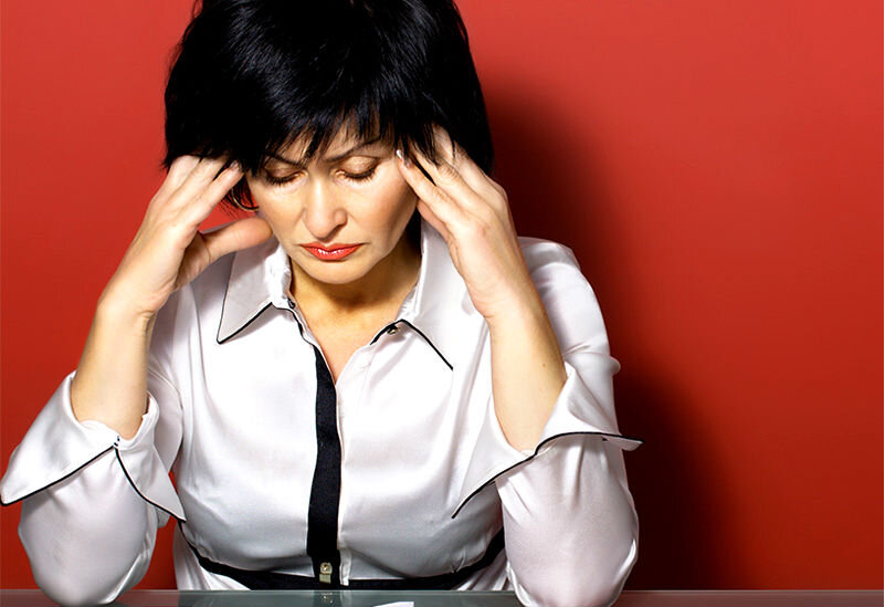 женщина в офисе. миранда пристли актриса. женщина начальник. женщина руководитель. женщина босс.