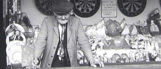 дартс на одной из британских ярмарок.