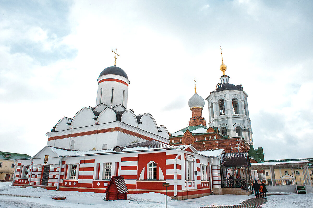 Фото: Николо-Пешношский мужской монастырь в посёлке Луговом Дмитровского района 