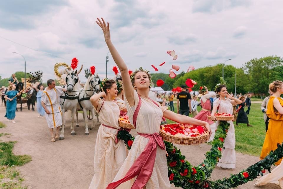 Праздничное шествие