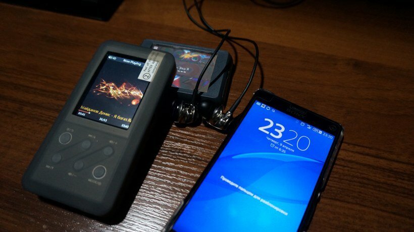 Одни из участников тестирования, смартфон сони, fiio X3, для разогрева использовали Cowon C2