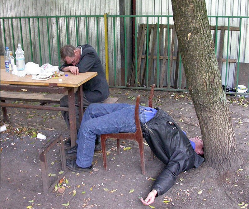 здравствуйте, я алкоголик из Москвы изображение из открытых источников