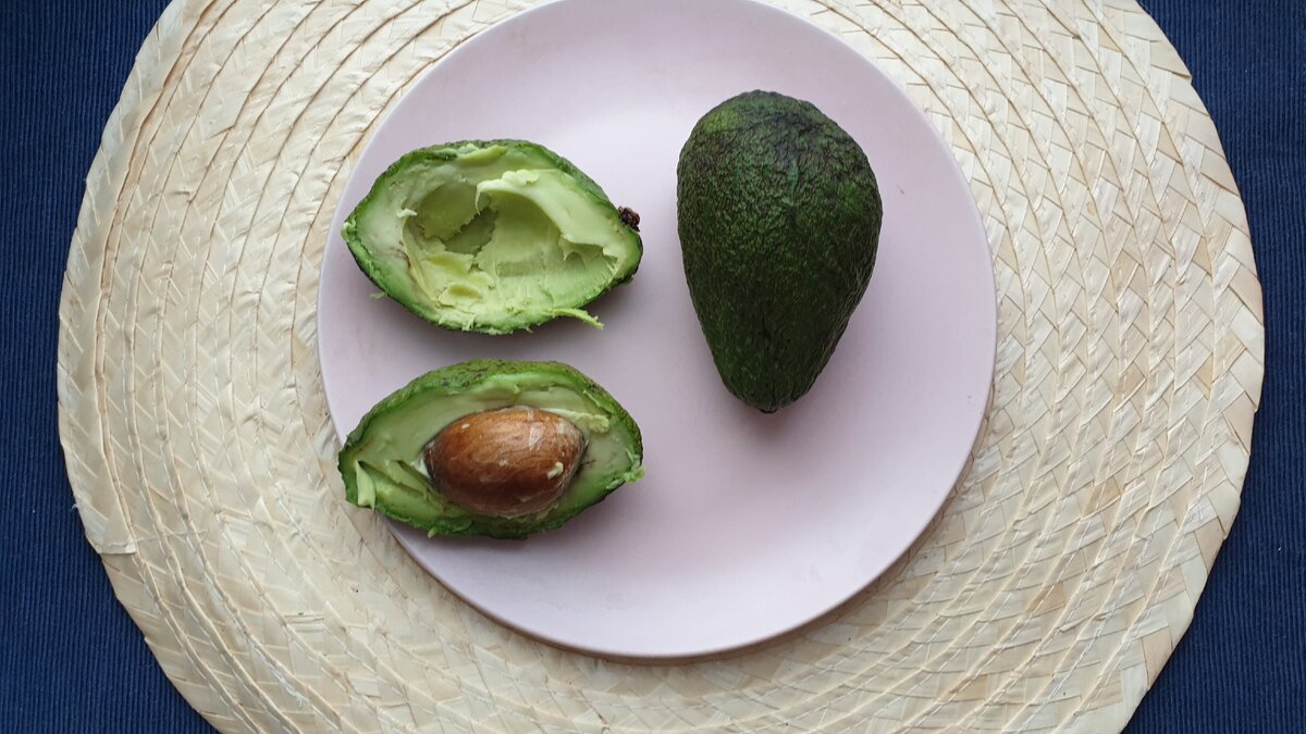 Как авокадо вредит экологии, и почему я перестала его покупать