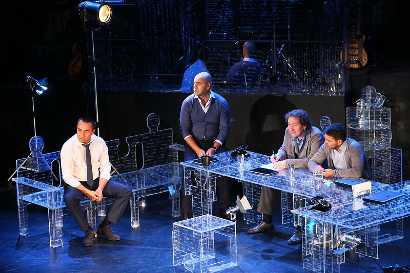 Песни и письма мужчин среднего возраста 