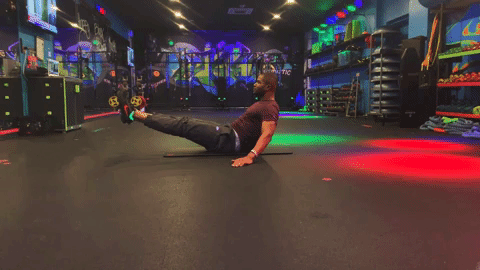                           Удерживайте прямую поясницу